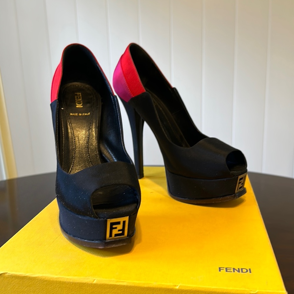 Fendi Tricolor Colorblock Canvas Fendista Peep Toe Platform Pump